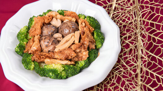 Braised Sea Cucumber with Chicken and Mushroom Recipe