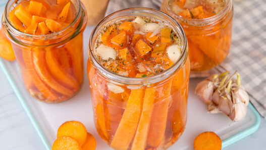 Garlic Pickled Carrots Recipe