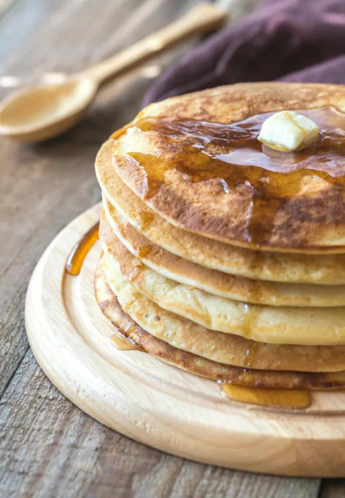 Fluffy Maple Buttermilk Pancakes Recipe