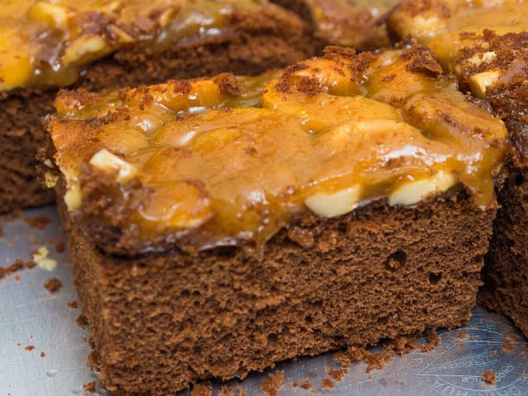 Walnut Toffee Cake Recipe